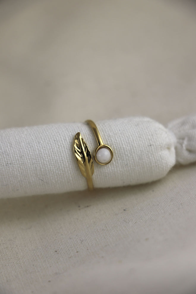 I AM beautiful - Anello in madreperla piuma