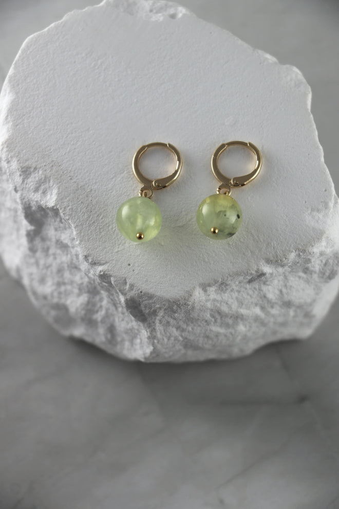 I AM intuitive - Prehnit Ohrringe Kugel