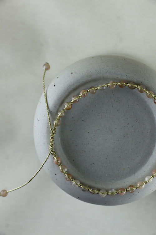 I AM feminine - Bracciale Pietra di Luna Pesca Wayan