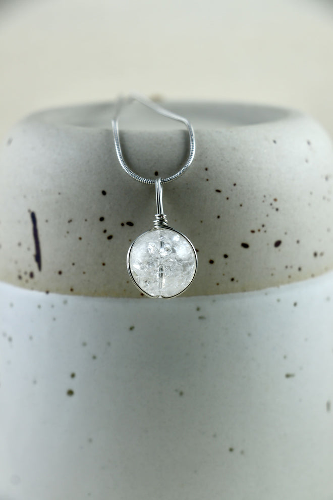 I AM safe - Bergkristall "Aura" Halskette Kugel Silber