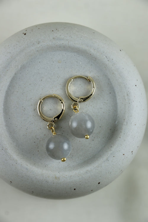 I AM feminine - Grauer Mondstein Ohrringe Kugel