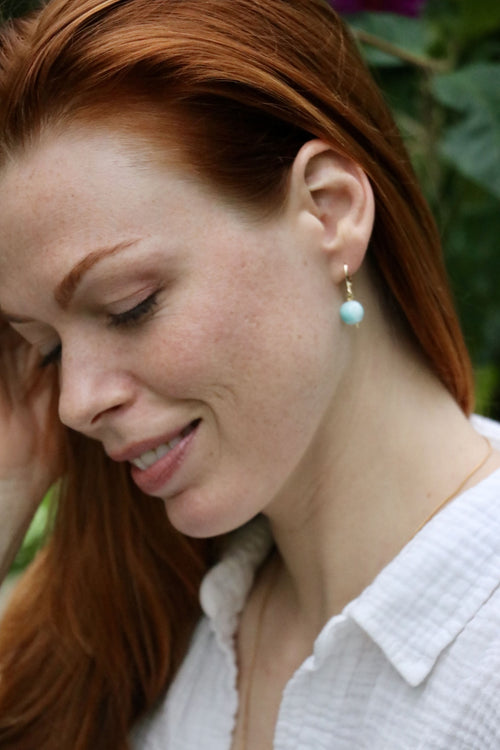 I AM blessed - Boucles d'oreilles boule angélite paon