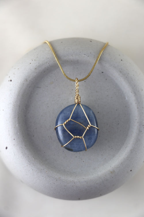 I AM constantly growing - Kyanit Halskette Einzelstück 3