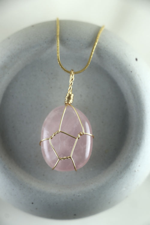 I AM love - collier en quartz rose