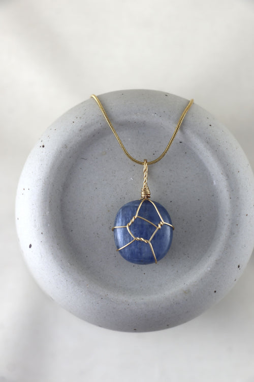 I AM constantly growing - Kyanit Halskette Einzelstück 2