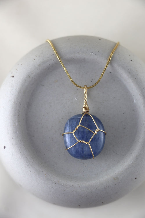 I AM constantly growing - Kyanit Halskette Einzelstück 2