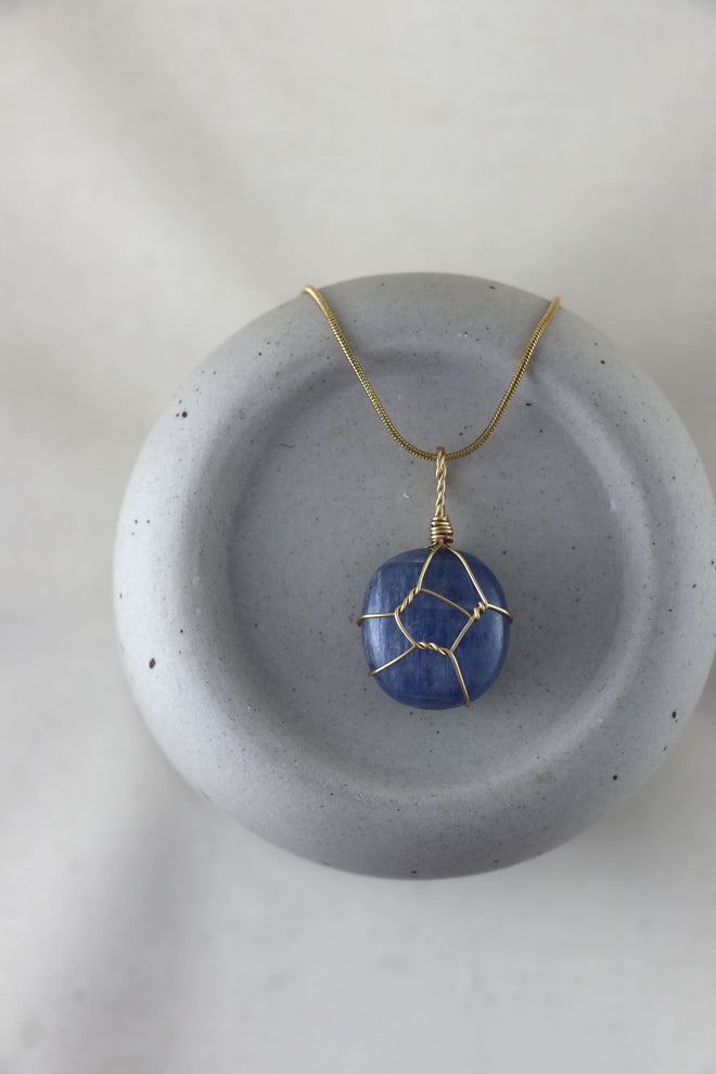 I AM constantly growing - Kyanit Halskette Einzelstück 2
