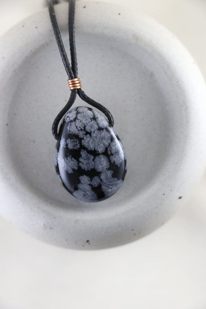 I AM expanding - Schneeflockenobsidian Halskette Man