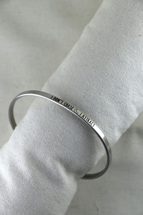 Mantra Armband - I don't chase | I attract Silber